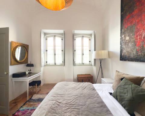 Casa geminada cheia de charme I Arquitetura tradicional I 3 quartos I Pátio I Açoteia I Baixa Olhão