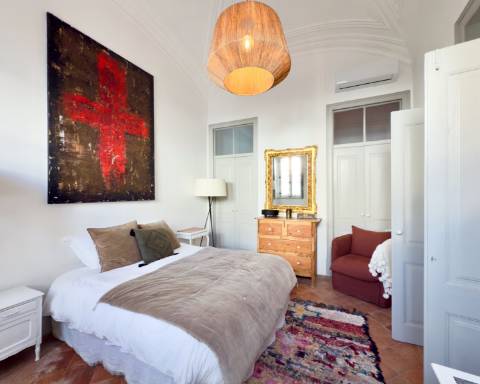 Casa geminada cheia de charme I Arquitetura tradicional I 3 quartos I Pátio I Açoteia I Baixa Olhão