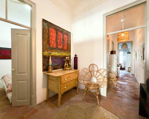 Casa geminada cheia de charme I Arquitetura tradicional I 3 quartos I Pátio I Açoteia I Baixa Olhão