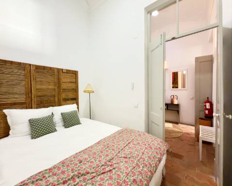 Casa geminada cheia de charme I Arquitetura tradicional I 3 quartos I Pátio I Açoteia I Baixa Olhão