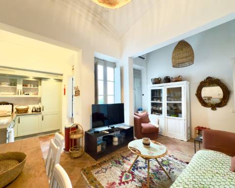 Casa geminada cheia de charme I Arquitetura tradicional I 3 quartos I Pátio I Açoteia I Baixa Olhão