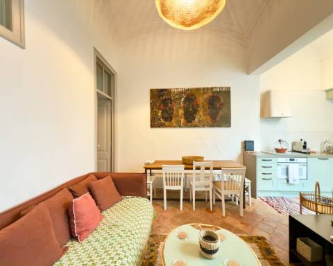 Casa geminada cheia de charme I Arquitetura tradicional I 3 quartos I Pátio I Açoteia I Baixa Olhão