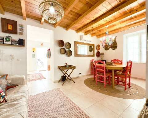 Casa geminada com charme I T2 +1 I Quintal I Centro de Vila Real de Santo António