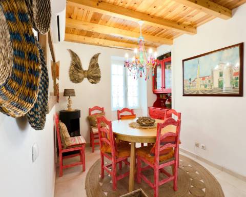 Casa geminada com charme I T2 +1 I Quintal I Centro de Vila Real de Santo António
