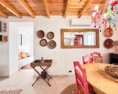Casa geminada com charme I T2 +1 I Quintal I Centro de Vila Real de Santo António