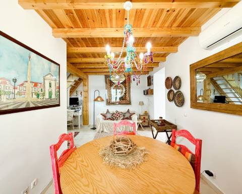 Casa geminada com charme I T2 +1 I Quintal I Centro de Vila Real de Santo António