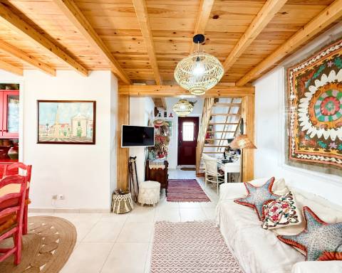 Casa geminada com charme I T2 +1 I Quintal I Centro de Vila Real de Santo António