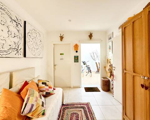 Casa geminada com charme I T2 +1 I Quintal I Centro de Vila Real de Santo António