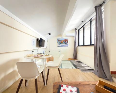 Encantadora Moradia de 2 quartos I Terraço I Rooftop Panorâmico I Localização Ideal no Coração de Faro.