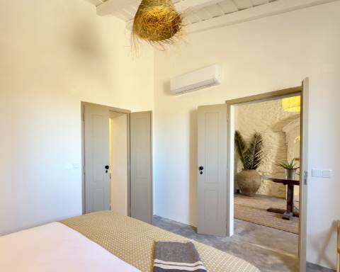 Casa de charme chave na mão com jardim suspenso | T2+1 | Vista espetacular sobre o Alqueva
