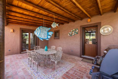 Sumptuosa Propriedade Tradicional | 3 Quartos | Tanque | Totalmente Restaurada | Terreno de 2 760 m² | Santa Bárbara de Nexe