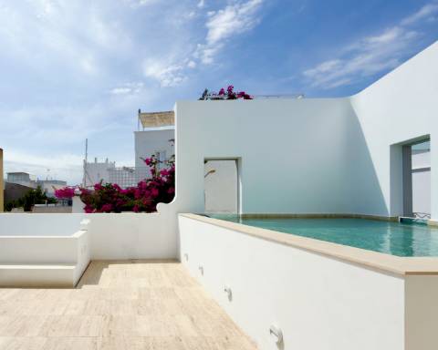 Moradia Excecional | 316 m² | 4 Quartos | Jacuzzi | Terraços | Vista Ria Formosa | Baixa de Olhão
