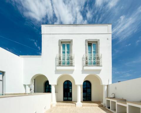 Moradia Excecional | 316 m² | 4 Quartos | Jacuzzi | Terraços | Vista Ria Formosa | Baixa de Olhão