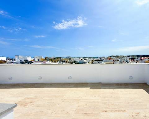 Moradia Excecional | 316 m² | 4 Quartos | Jacuzzi | Terraços | Vista Ria Formosa | Baixa de Olhão