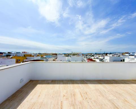 Moradia Excecional | 316 m² | 4 Quartos | Jacuzzi | Terraços | Vista Ria Formosa | Baixa de Olhão