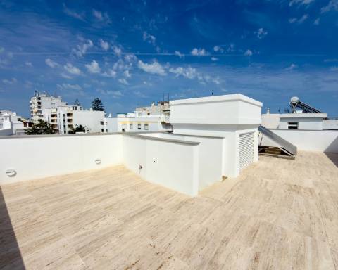 Moradia Excecional | 316 m² | 4 Quartos | Jacuzzi | Terraços | Vista Ria Formosa | Baixa de Olhão