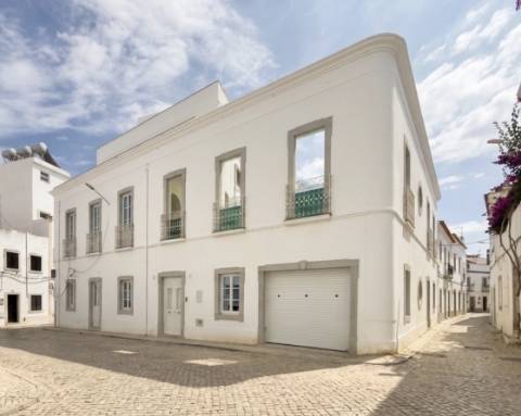 Moradia Excecional | 316 m² | 4 Quartos | Jacuzzi | Terraços | Vista Ria Formosa | Baixa de Olhão