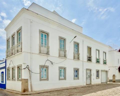 Moradia Excecional | 316 m² | 4 Quartos | Jacuzzi | Terraços | Vista Ria Formosa | Baixa de Olhão