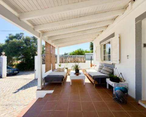 Bonita casa I 4 quartos I 130 m2 I Piscina I Pechão I Olhão