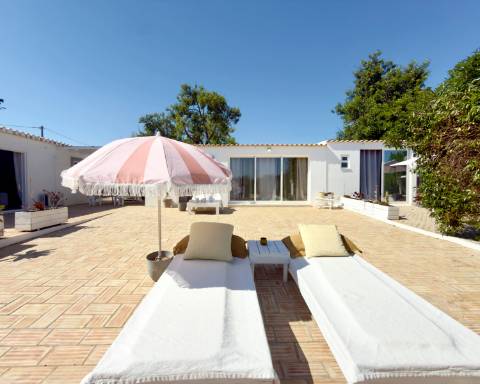Bonita casa I 4 quartos I 130 m2 I Piscina I Pechão I Olhão