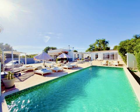 Bonita casa I 4 quartos I 130 m2 I Piscina I Pechão I Olhão