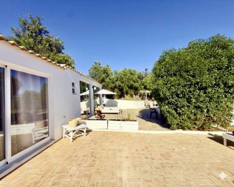 Bonita casa I 4 quartos I 130 m2 I Piscina I Pechão I Olhão