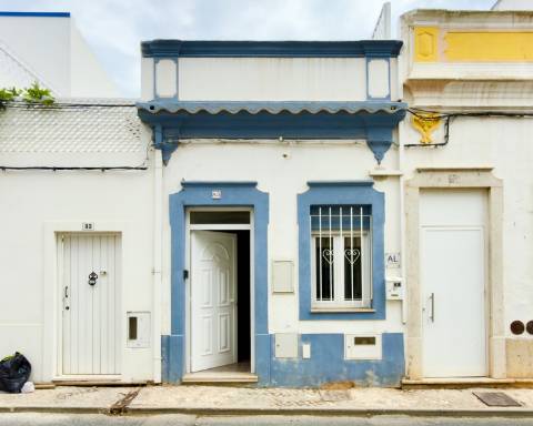 Casa Típica com Licença AL | T1+1 | Rooftop | No Coração da Cidade de Olhão