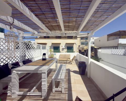 Casa Típica com Licença AL | T1+1 | Rooftop | No Coração da Cidade de Olhão