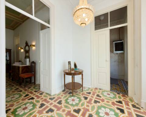 RARO! Moradia Burguesa e Histórica I 3 + 1 Quartos I Amplo Rooftop I Vista Mercado e Ria Formosa I Centro Histórico, Baixa de Olhão