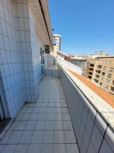 T5 Duplex recuado com terraço Antas- Avenida Combatentes/Praça Velasquez