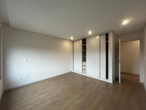 NOVO Apartamento T4 na Boavista com terraço