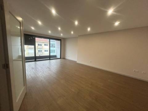 Apartamento T3 na Avenida da Boavista