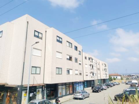 T1 com Garagem | Excelente Localização | Próximo do Metro e Hospital de São João