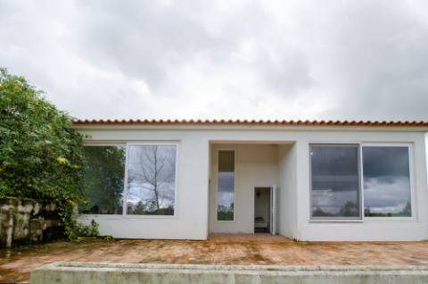 Quinta de 3 Hectares com 3 Moradias a 1h de Lisboa