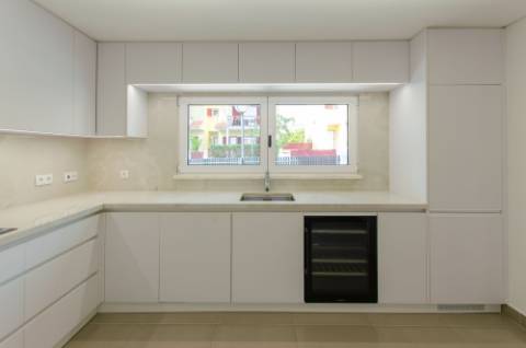 OCEAN PRIME VILLAGE: MORADIAS T4 EM S. PEDRO DO ESTORIL