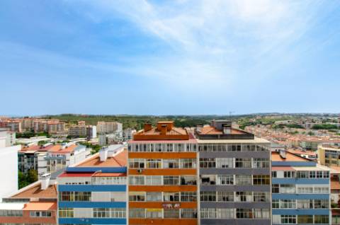 T3 com garagem, vista de serra e mar