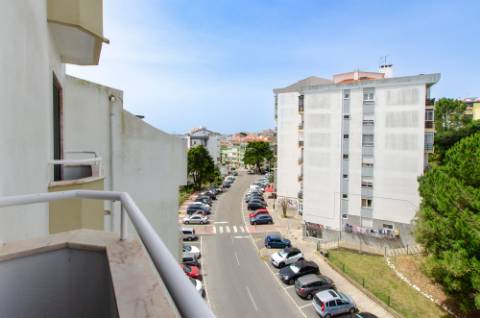 T3 com garagem, vista de serra e mar