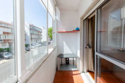 T2 luminoso e pronto a habitar em Queluz de Baixo, Oeiras