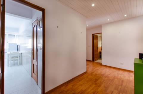 T2 luminoso e pronto a habitar em Queluz de Baixo, Oeiras