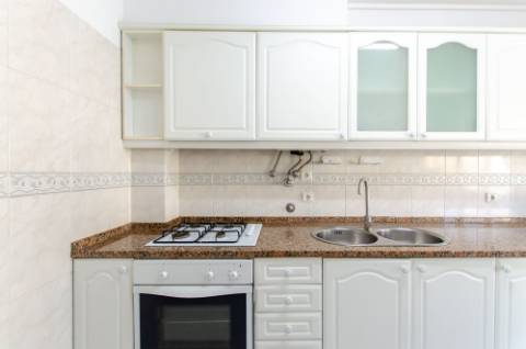 T2 luminoso e pronto a habitar em Queluz de Baixo, Oeiras