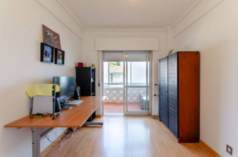 T3 remodelado na Medrosa, Oeiras