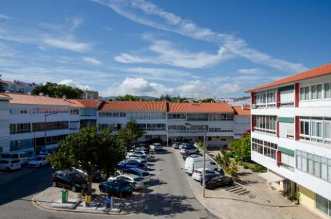 T2 luminoso com vista para a Serra de Sintra | Pai do Vento, Cascais
