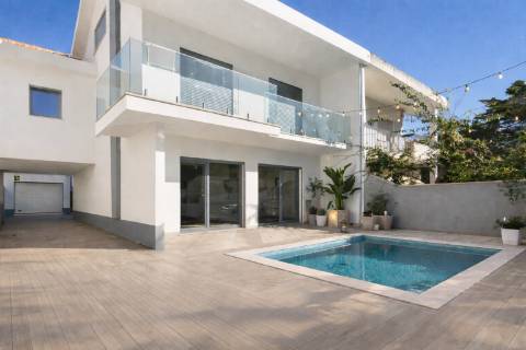 Moradia T4 na zona mais prestigiada da Costa da Caparica