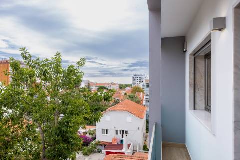 Apartamento Duplex T3 + 2 em Santo António da Caparica
