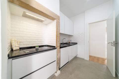 T3 Totalmente Remodelado a 1 minuto do Larço da Graça