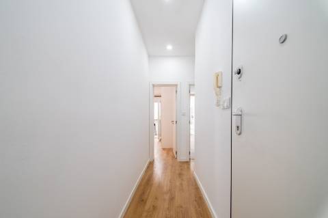 T3 Totalmente Remodelado a 1 minuto do Larço da Graça