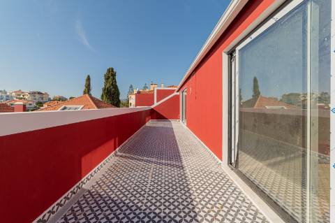 Viver Entre o Mar e a Sofisticação: Exclusivo T3 Duplex na Costa de Cascais