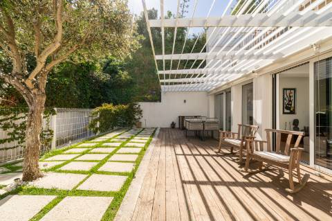 Apartamento com Jardim Privado de 38 m² e Acesso Direto, em Condomínio Exclusivo em Sesimbra