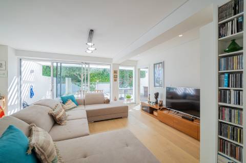 Apartamento com Jardim Privado de 38 m² e Acesso Direto, em Condomínio Exclusivo em Sesimbra