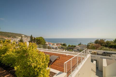 Apartamento com Jardim Privado de 38 m² e Acesso Direto, em Condomínio Exclusivo em Sesimbra